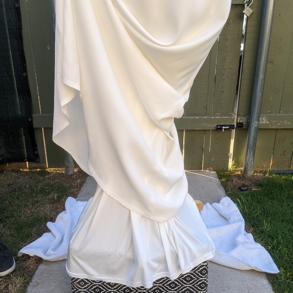 NWT Tadashi Shoji Wedding Gown (Ivory, street size 6, wedding size 8) - Picture 7 of 11